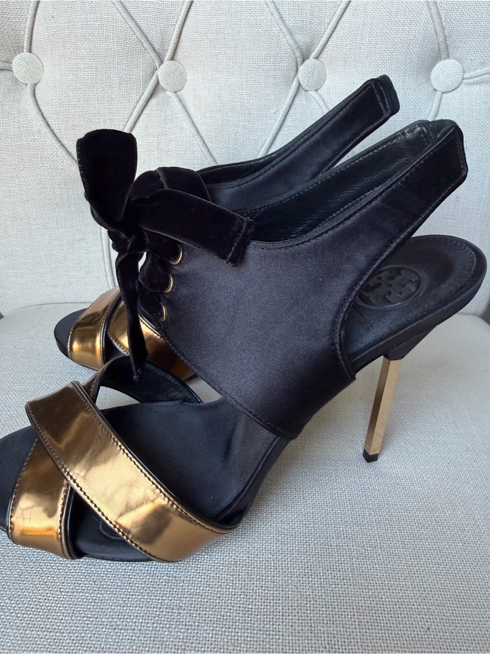 Black and Bronze Gold Tory Burch Evening heels - Picture 3 of 6
